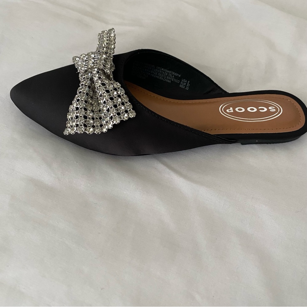 Scoop Women’s Point Toe Slingback Mules with Bow - Picture 3 of 10